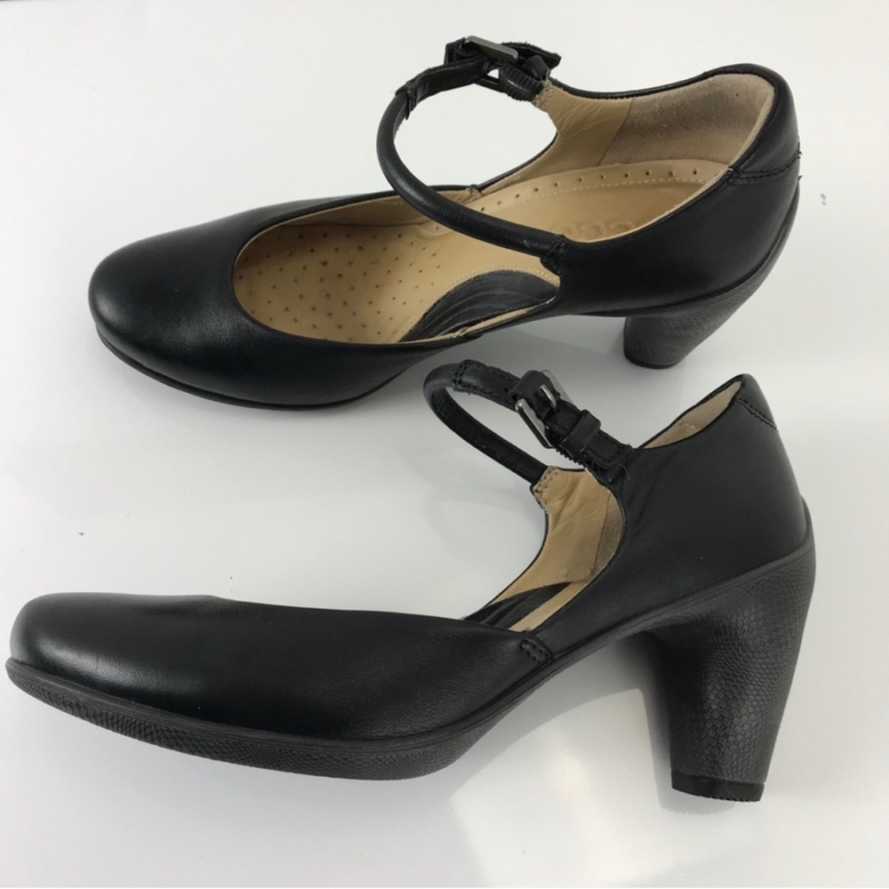 ISO ECCO Mary Jane Heel, Sz 37 / 6.5